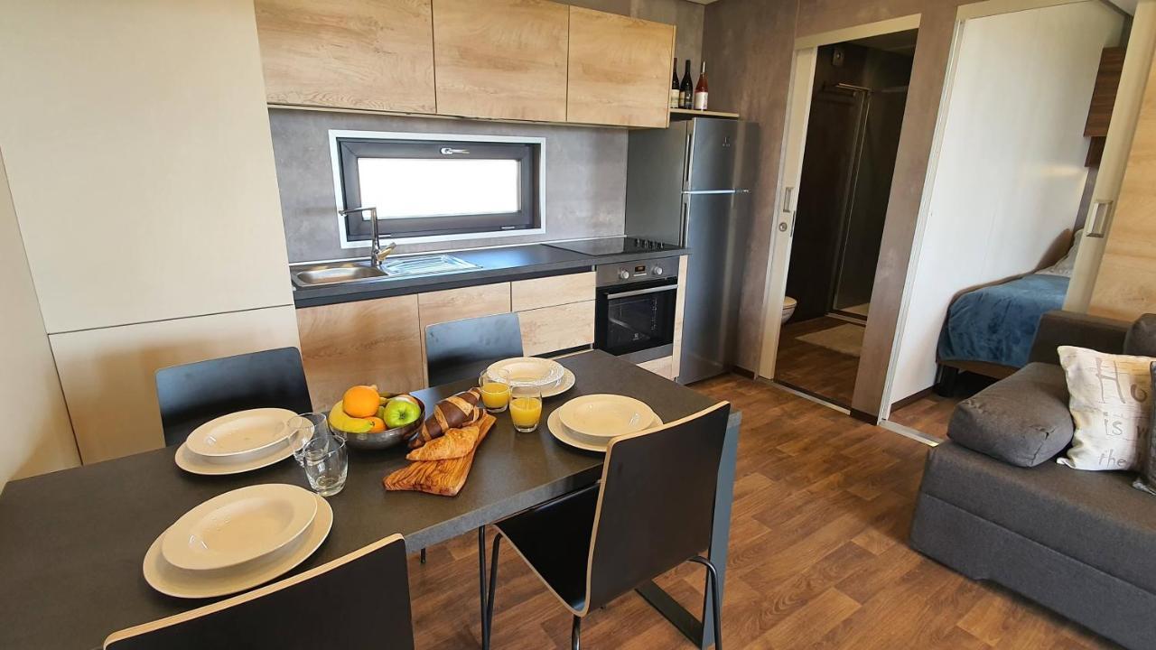 Collis Winery - Family & Friends - Mobilhome Rovinj Bagian luar foto
