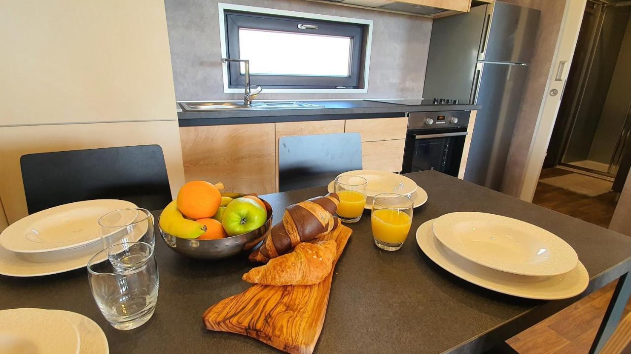 Collis Winery - Family & Friends - Mobilhome Rovinj Bagian luar foto